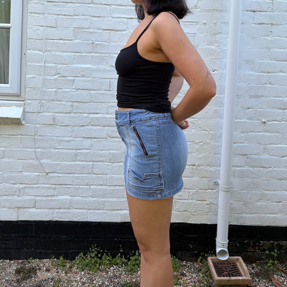 Y2K Light Wash Denim Cargo Mini Skirt With Zip Pocket Detail
